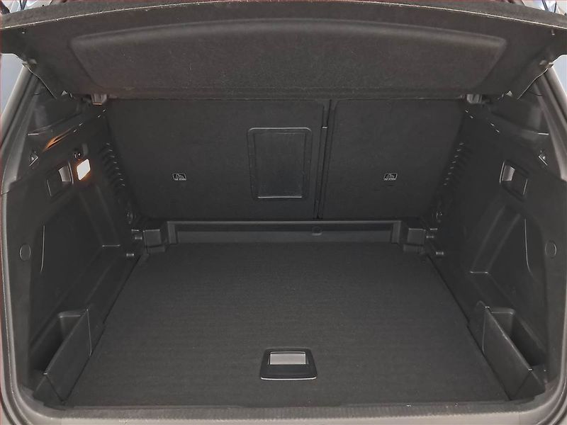 Peugeot 3008 (2021) 1.2 PureTech, ČR,1.maj - fotka 13 z 19