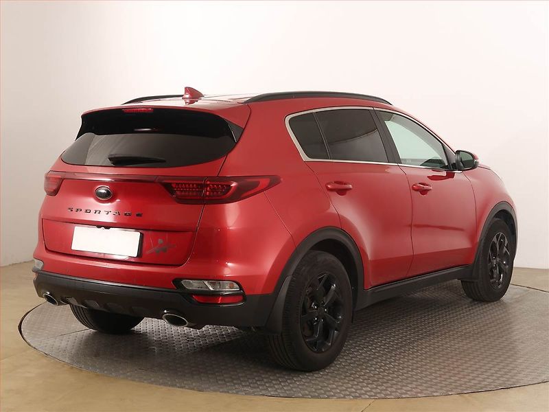Kia Sportage (2021) 1.6 T-GDI, Automat, Serv.kniha - fotka 5 z 19