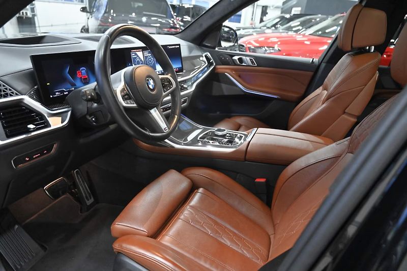 BMW X7 xDrive40d M-Sport Pro 6 míst - fotka 7 z 17