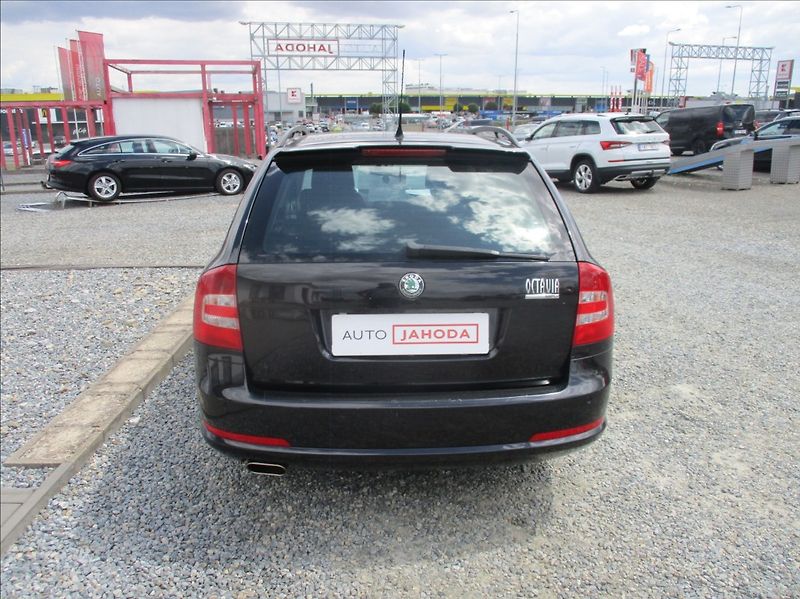 Škoda Octavia 1,6 MPI, aut.klima,serviska, - fotka 7 z 28