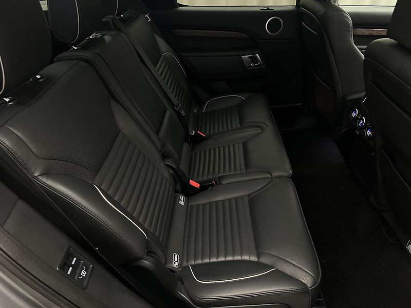 Land Rover Discovery 3.0 TDV6 HSE AWD 7MÍST AUT  - fotka 27 z 52