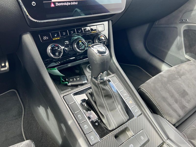 Škoda Superb (2022) SPORTLINE 2.0TSI 206kW 4x4 DPH - fotka 11 z 37