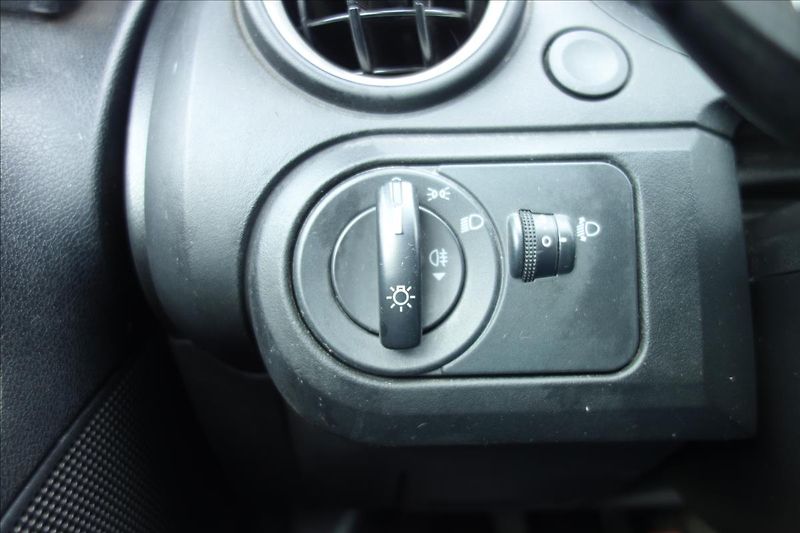 Ford Fiesta 1,3 i 51KW, ČR, BASE. - fotka 25 z 26