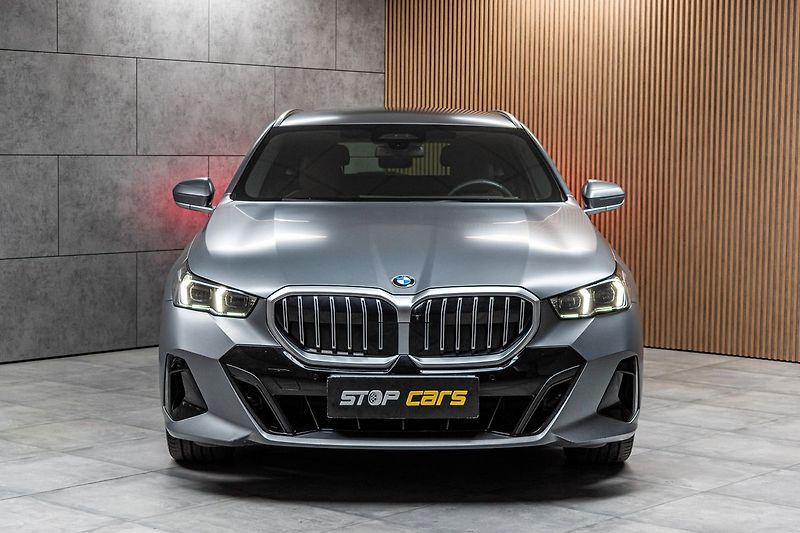 BMW Řada 5 540d xDrive ///M*HK*ČR*ZÁRUKA - fotka 2 z 55