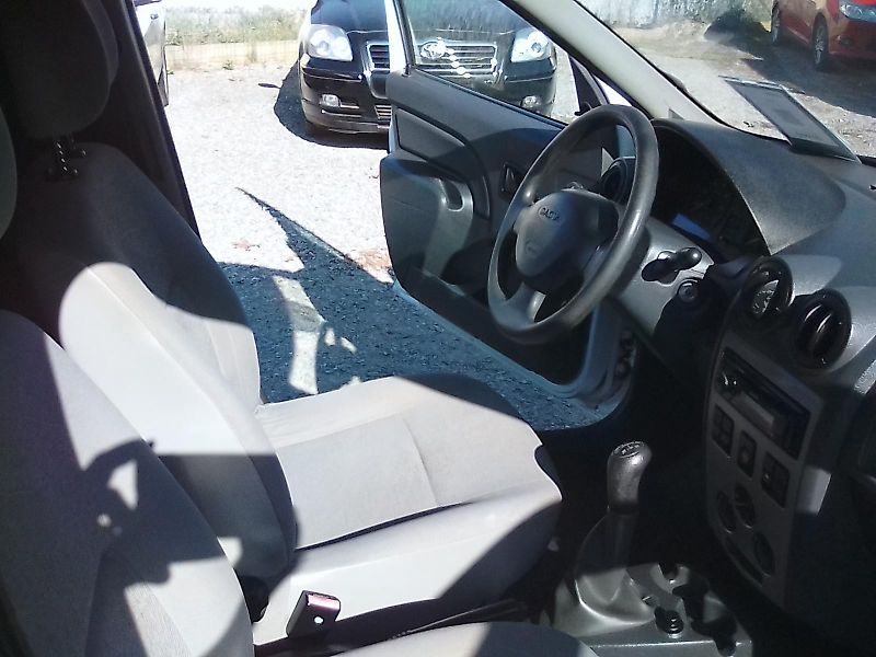 Dacia Logan (2011) Express 1.6i / 62 KW, závěs - fotka 16 z 39