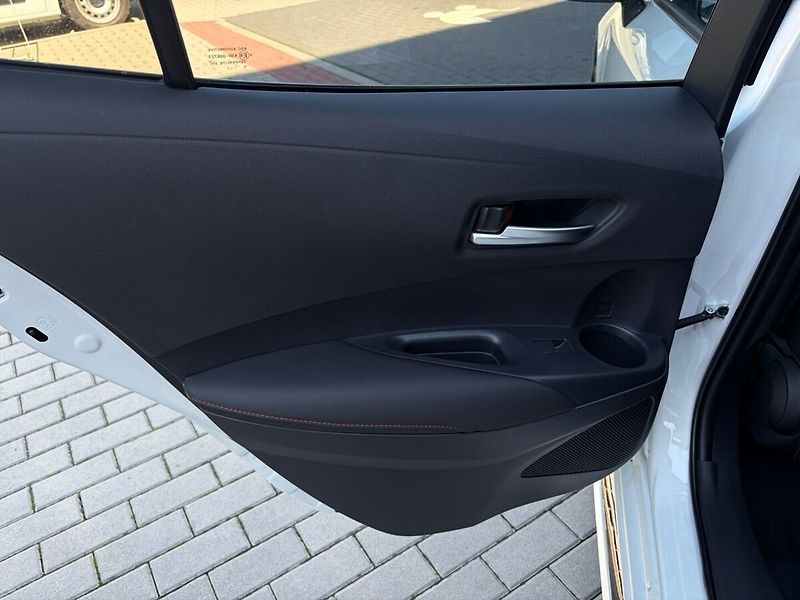 Toyota Corolla 2.0 GR Sport - fotka 14 z 20