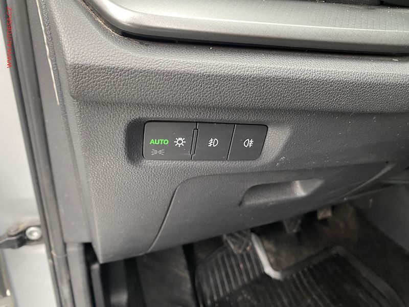 Škoda Octavia (2022) 2.0 TDi, 1.maj,ČR, Ambition - fotka 16 z 19