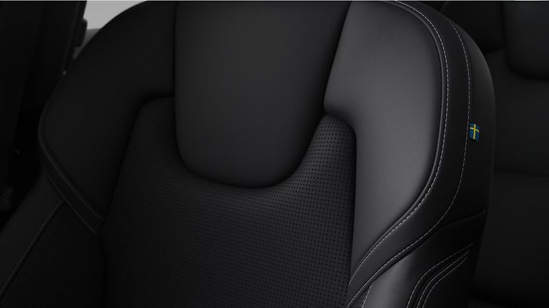 Volvo XC60 (2026) T6 AWD ULTRA DARK AUT - fotka 10 z 14
