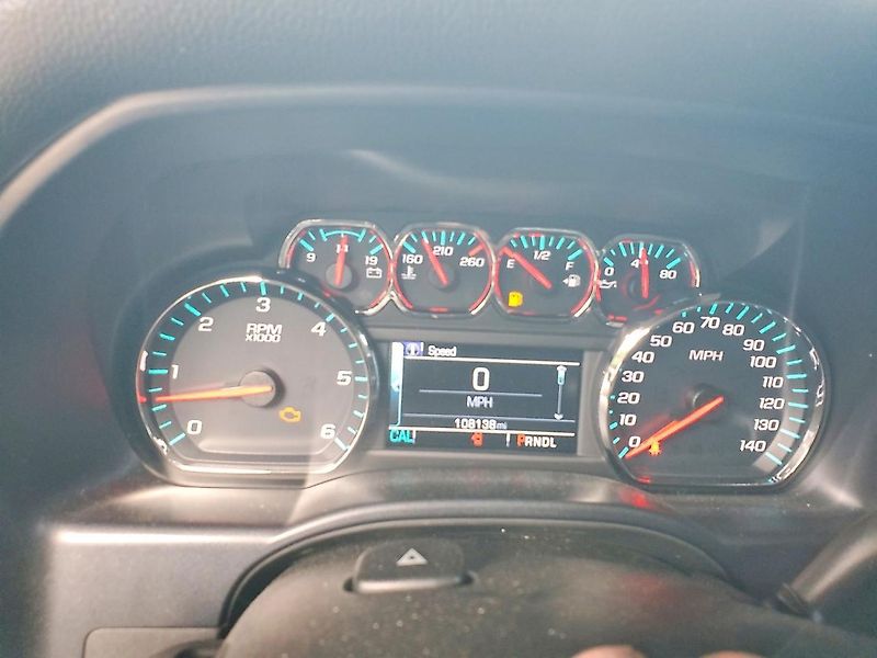 Chevrolet Silverado (2017) Auto na cestě - fotka 9 z 12