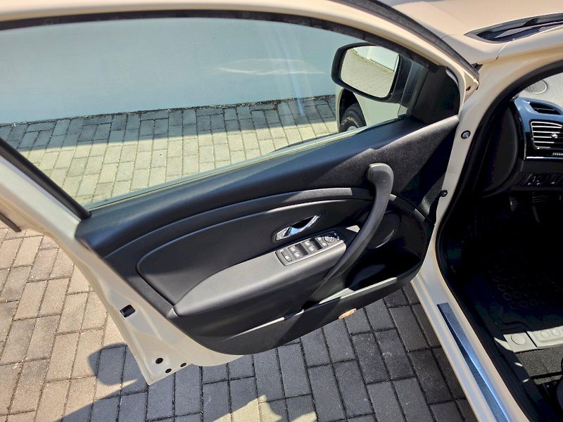 Renault Fluence (2013) 1,6DCI 96KW - fotka 16 z 24