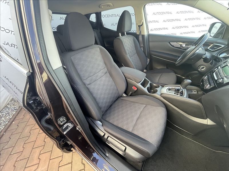 Nissan Qashqai 1,2 DIG-T Czech-line,serv.kn. - fotka 19 z 21