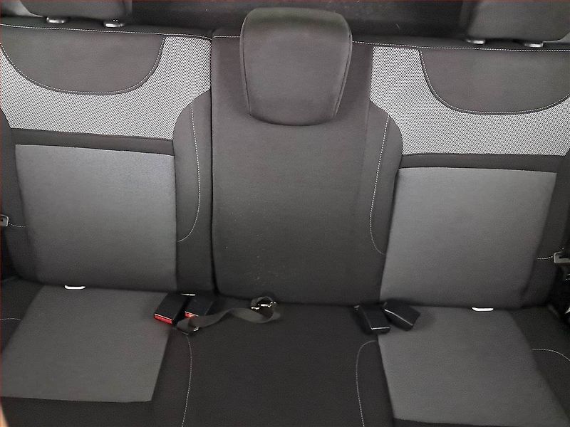 Dacia Duster (2015) 1.6 SCe, 4X4, Tempomat - fotka 10 z 17
