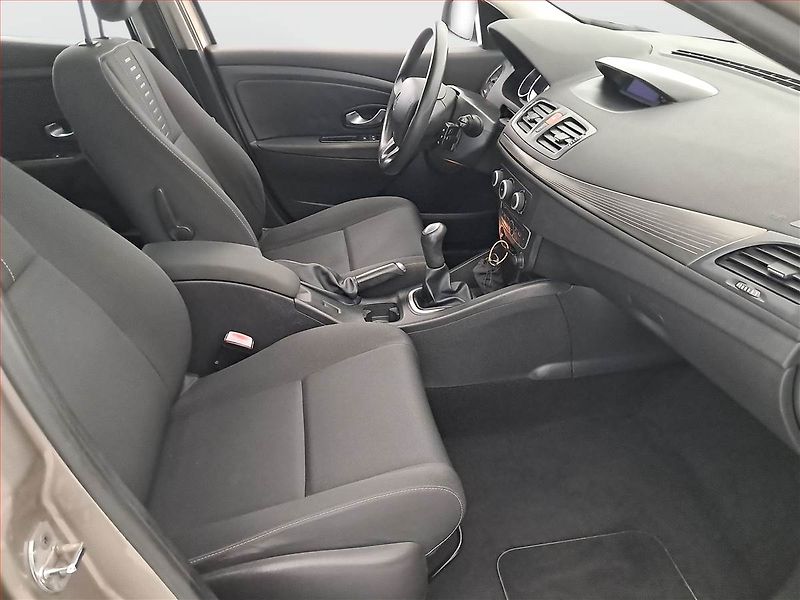 Renault Mégane (2009) 1.6 16V, nová STK - fotka 9 z 16