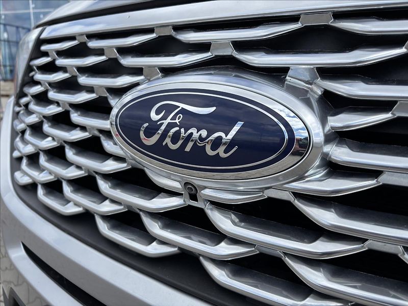 Ford Explorer 3,0 V6 PHEV Platinum AWD 7Míst - fotka 9 z 65
