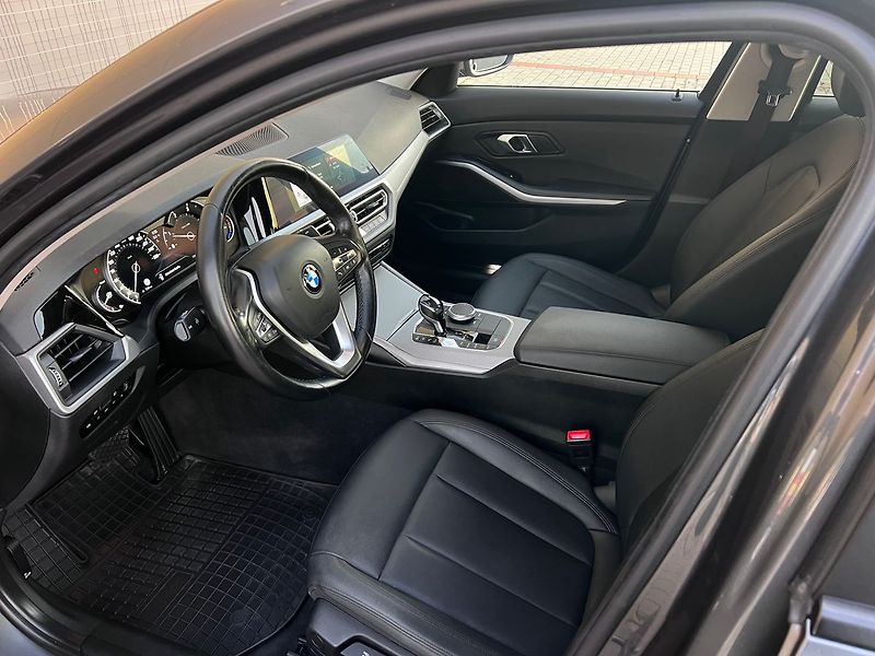 BMW Řada 3 318d-SPORT-LINE 360 KAMERA - fotka 11 z 48