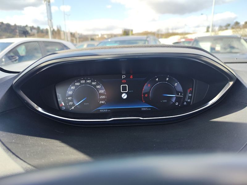 Peugeot 3008 1.5 BlueHDi/96kW Allure S&S AT - fotka 16 z 36