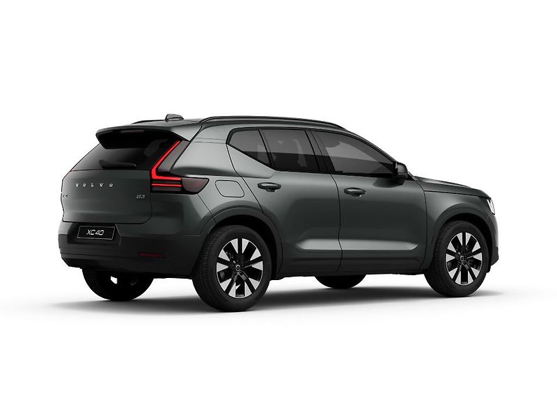 Volvo XC40 PLUS B3 FWD 120kW - fotka 11 z 13