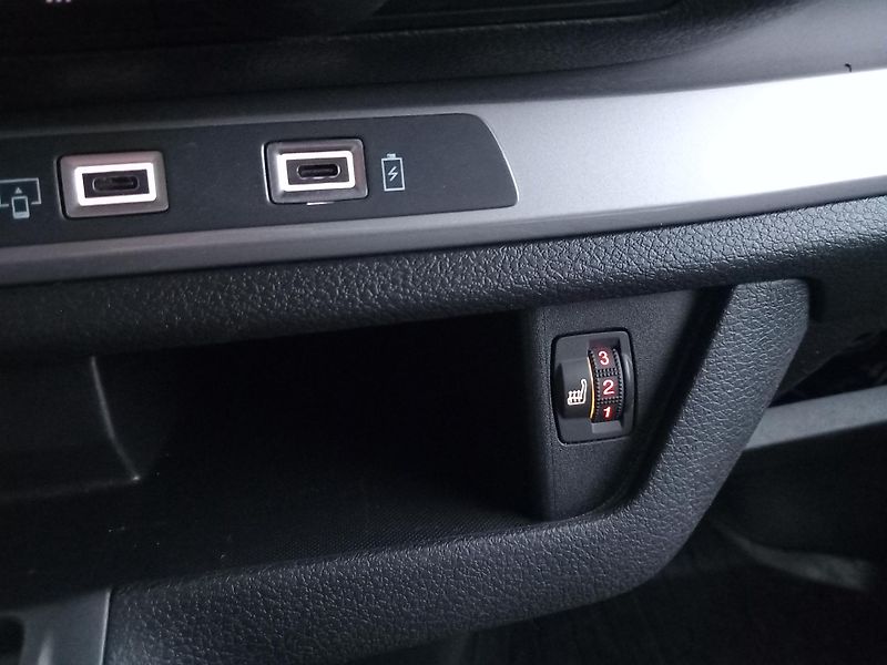 Toyota ProAce (2024) 2,0D 2x ŠOUPAČKY , AUTOMAT - fotka 23 z 35