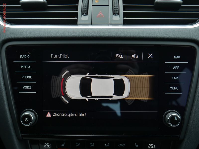 Škoda Octavia (2018) 1.6 TDi, ČR, Style, LED, navi - fotka 18 z 23