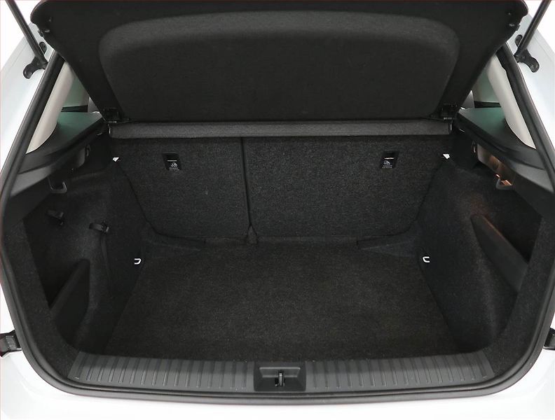 Škoda Kamiq (2025) Selection 1.0 TSI - fotka 13 z 25