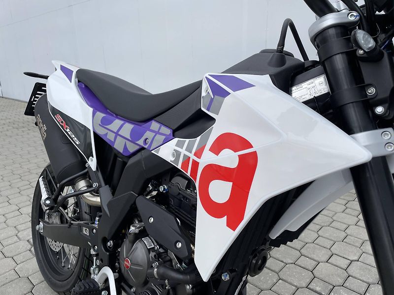 Aprilia (2026) SX 125 EU5+ - fotka 4 z 11