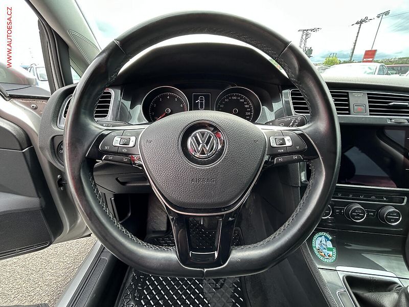 Volkswagen Golf (2018) 1.5TSI, ČR, Comfortline, LED - fotka 12 z 18