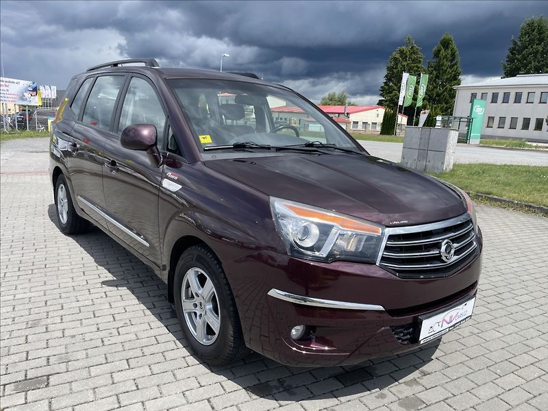 SsangYong Rodius 2,0 CRD 114kw 4x4 7mist odp.DP - fotka 6 z 28