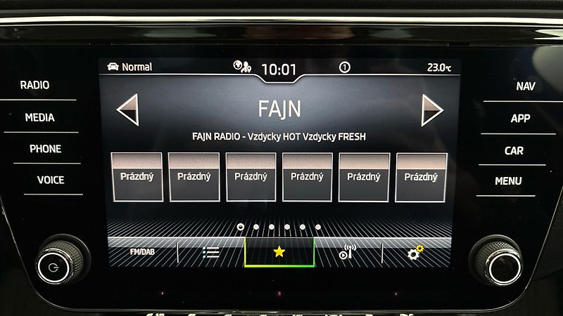 Škoda Superb 2.0 TSI DSG 4x4 Scout Combi - fotka 11 z 36