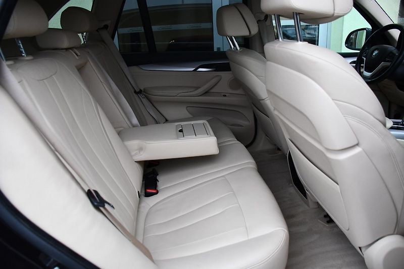 BMW X5 xDrive40d  K360°ACC ČR - fotka 21 z 38