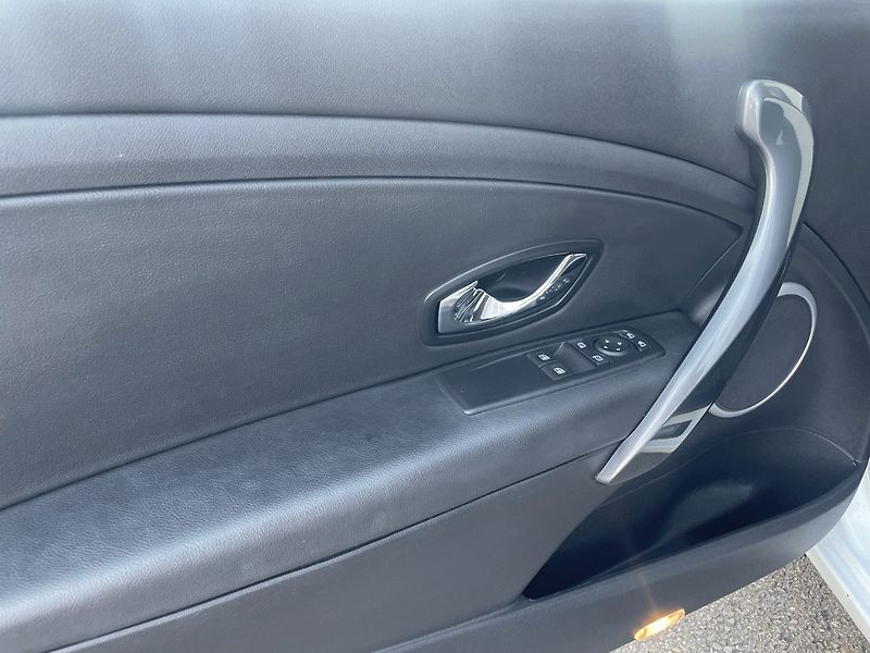 Renault Mégane (2013) Coupé GT LINE 1,4TCe 130k - fotka 18 z 22