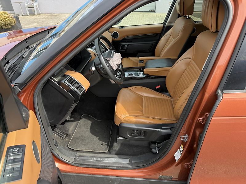 Land Rover Discovery 3,0TDV6 HSE Luxury  7míst  - fotka 14 z 21