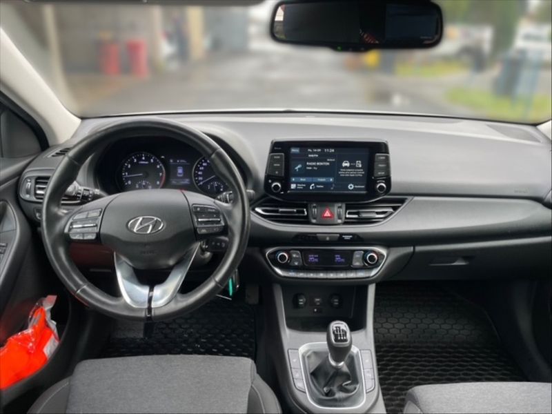 Hyundai i30 1,5 T-GDI Smart - fotka 9 z 11