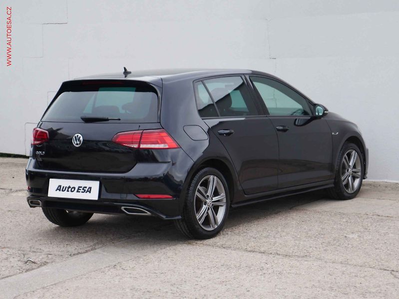 Volkswagen Golf (2018) 1.4 TSi, ČR, R-Line, DSG - fotka 6 z 16