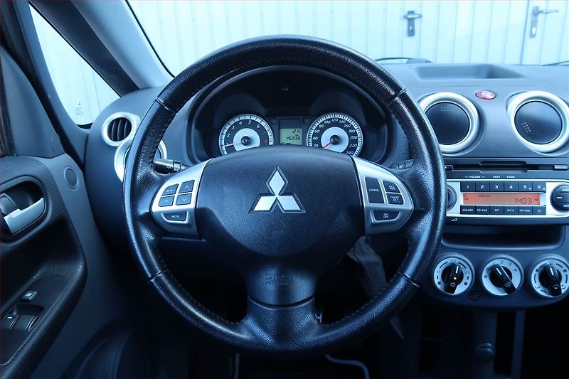 Mitsubishi Colt (2013) 1.3, Tempomat, Vyhř. sedaček - fotka 14 z 19