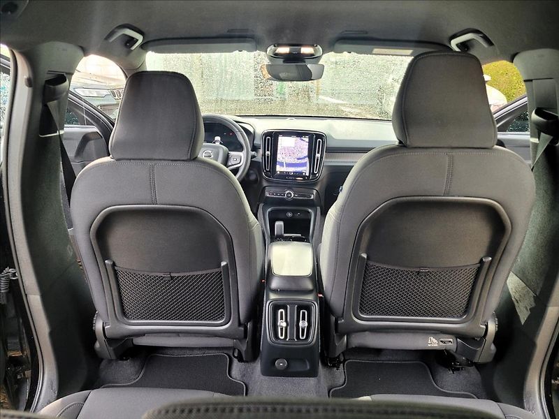 Volvo XC40 TWIN PLUS 408 PS,4X4,78KWh - fotka 42 z 50