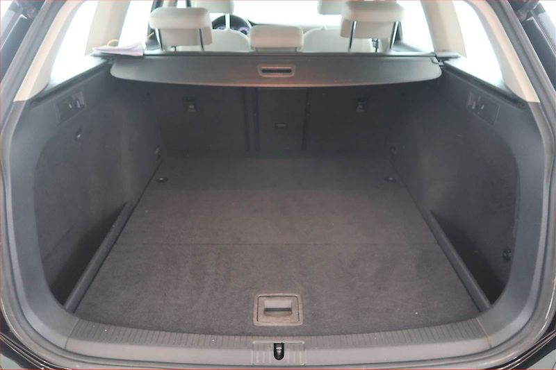 Volkswagen Golf (2014) Highline 1.4 TSI, Serv.kniha - fotka 14 z 16