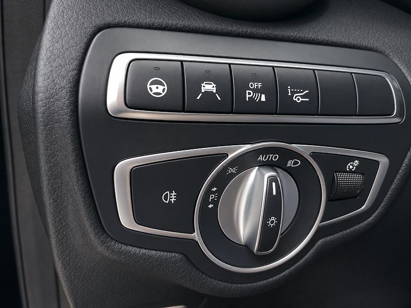 Mercedes-Benz GLC (2017) 250 4MATIC, DPH,kůže,Distronic - fotka 16 z 18