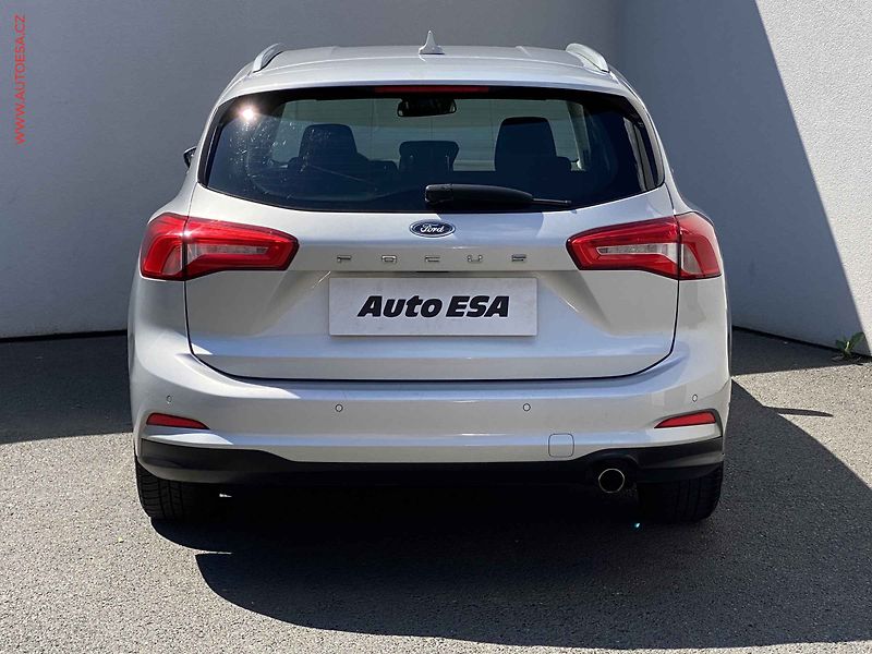Ford Focus (2018) 1.5 TDCi, AC, navi, park - fotka 5 z 19