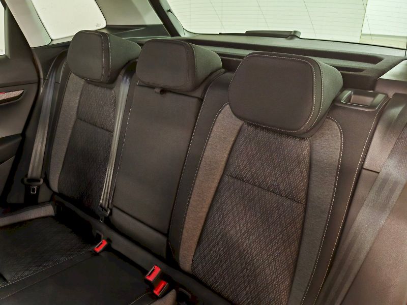 Škoda Karoq (2025) 2.0 TDI 110 kW DSG 4x4 Top Sel - fotka 25 z 32