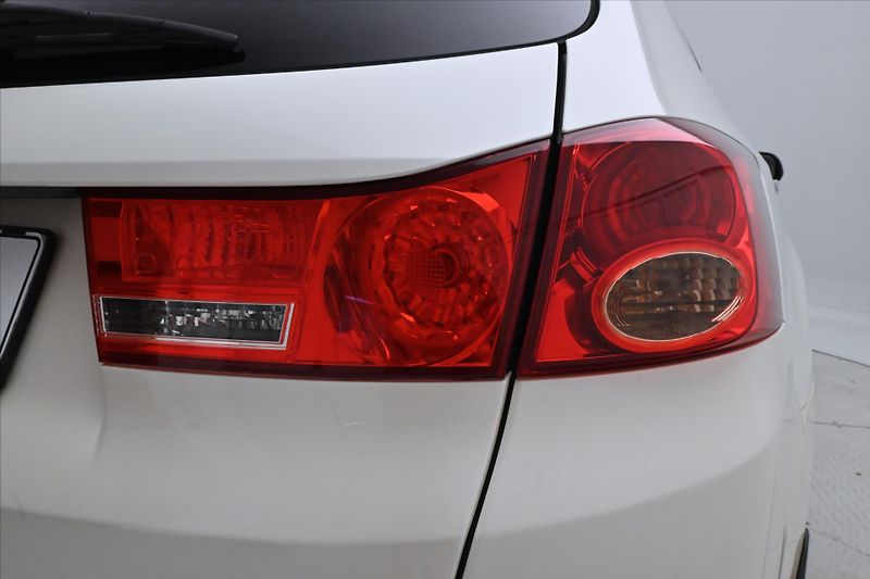 Honda Accord 2,2 i-DTEC 110kW Manuál - fotka 29 z 30