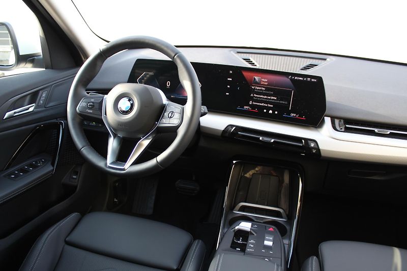 BMW X1 sDrive18i - fotka 12 z 15