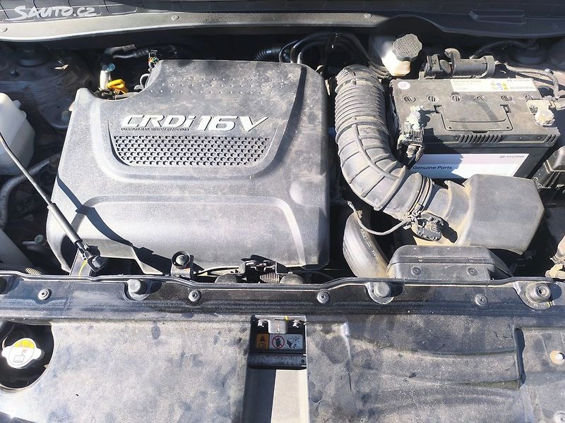 Hyundai ix35 2.0D4X4,90KM,MAX VÝBAVA,KRÁSNÝ - fotka 24 z 27