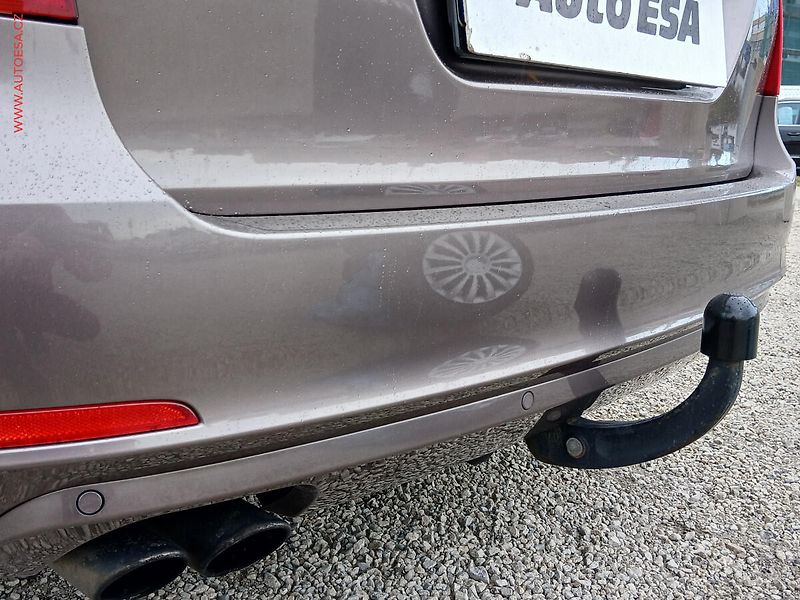 Škoda Superb (2011) 2.0TDi, DSG, výhřev sed. - fotka 20 z 21