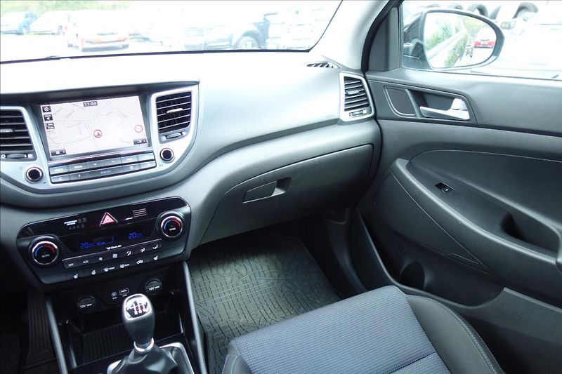 Hyundai Tucson 1,7 CRDi 85KW, ČR, NAVIGACE. - fotka 19 z 38
