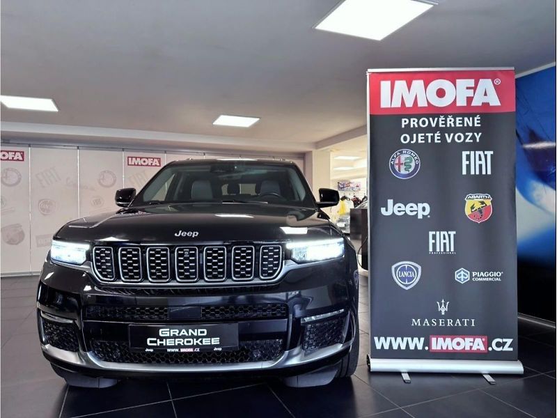 Jeep Grand Cherokee (2023) L 3,6 V6 291k 4x4 AT8 ZF SUMMI - fotka 2 z 31