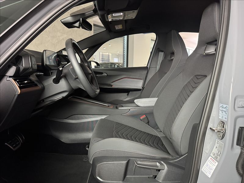Cupra Born 150kW LED Tepelko Kamera - fotka 23 z 50