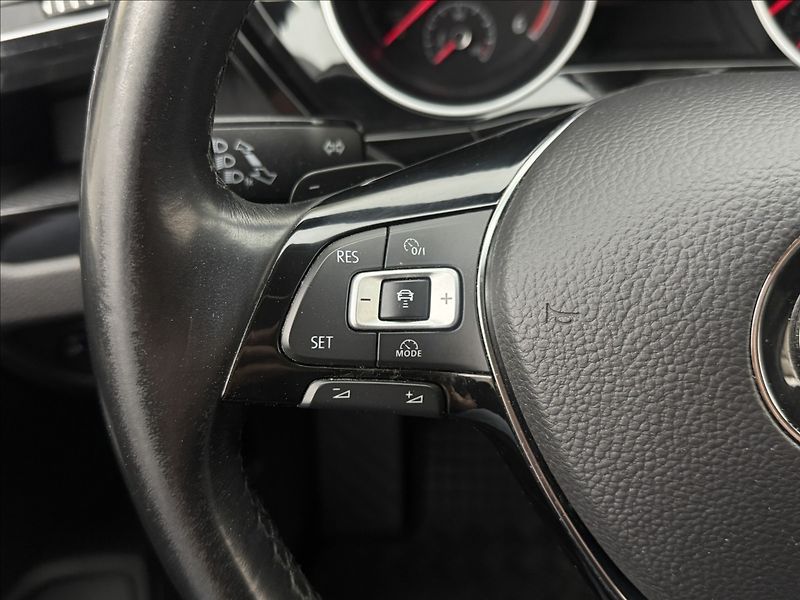 Volkswagen Touran 2,0 110kW DSG 5-MÍST TAŽNÉ ČR - fotka 10 z 41