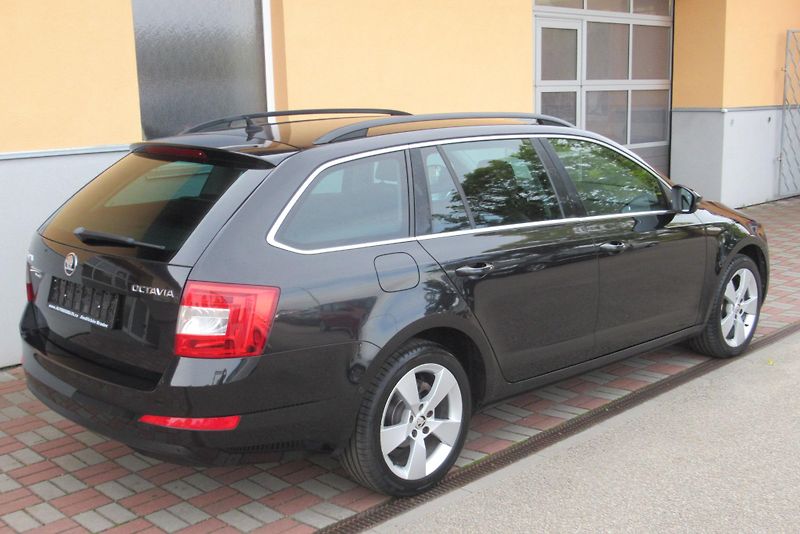 Škoda Octavia 1.6 TDI AUT. KLIMA NAVI XENON - fotka 5 z 26
