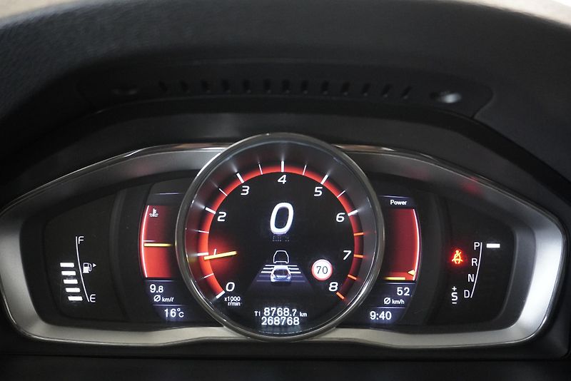 Volvo V60 2.0 T6  AWD R-DESIGN AUTOMAT - fotka 21 z 33