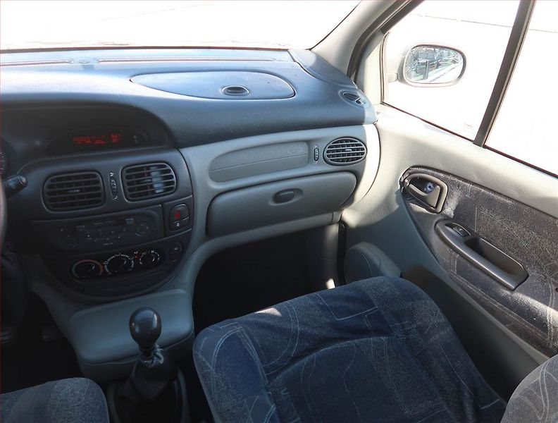 Renault Scénic (2000) 1.6i, Klima, udržované - fotka 8 z 13